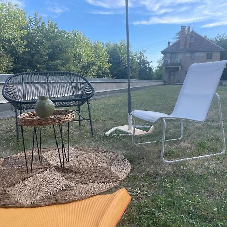 Jolie Cabane Avec Jacuzzi Pour Les Amoureux De La Nature Tullins Esterno foto