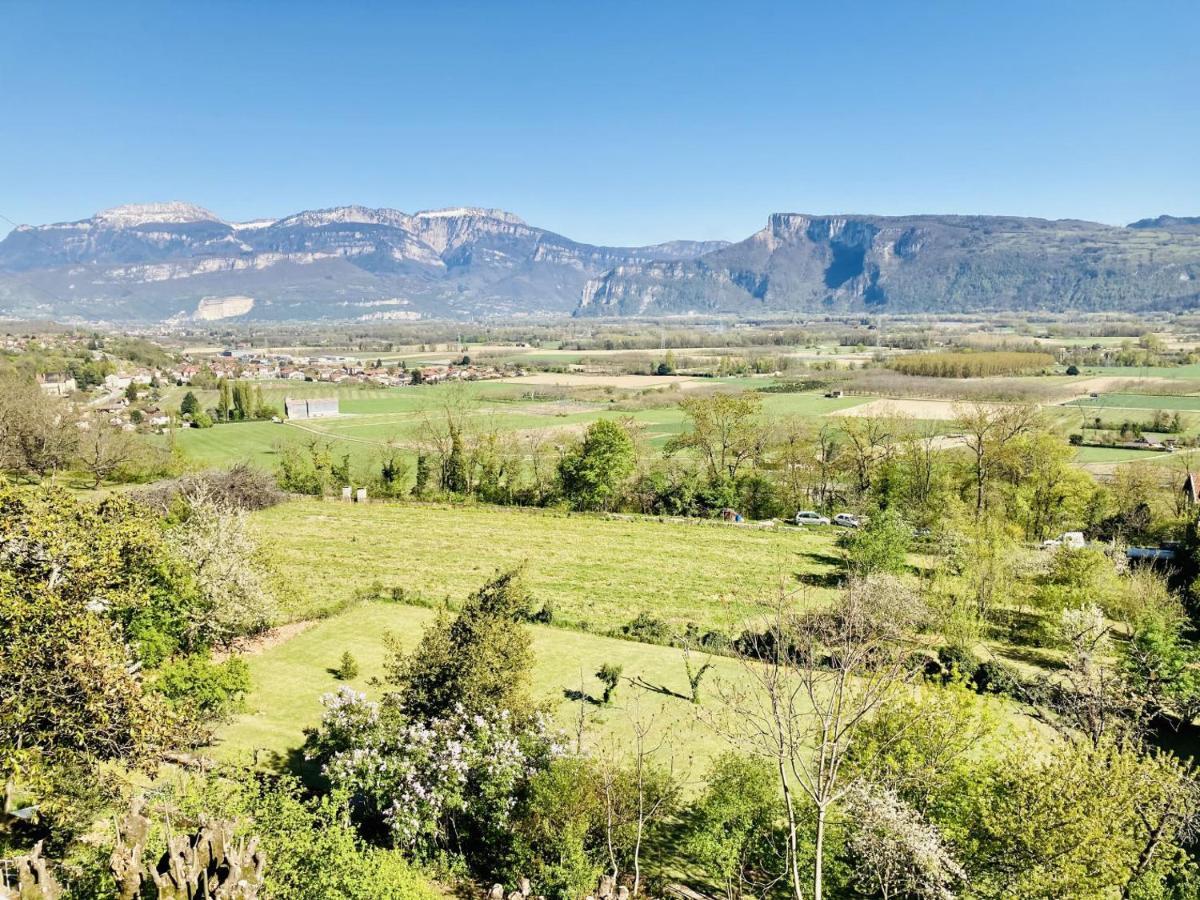 Jolie Cabane Avec Jacuzzi Pour Les Amoureux De La Nature Tullins Esterno foto