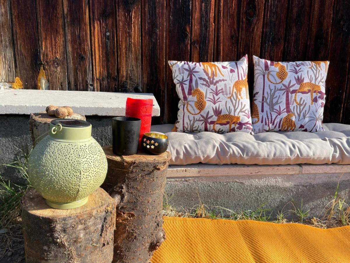 Jolie Cabane Avec Jacuzzi Pour Les Amoureux De La Nature Tullins Esterno foto