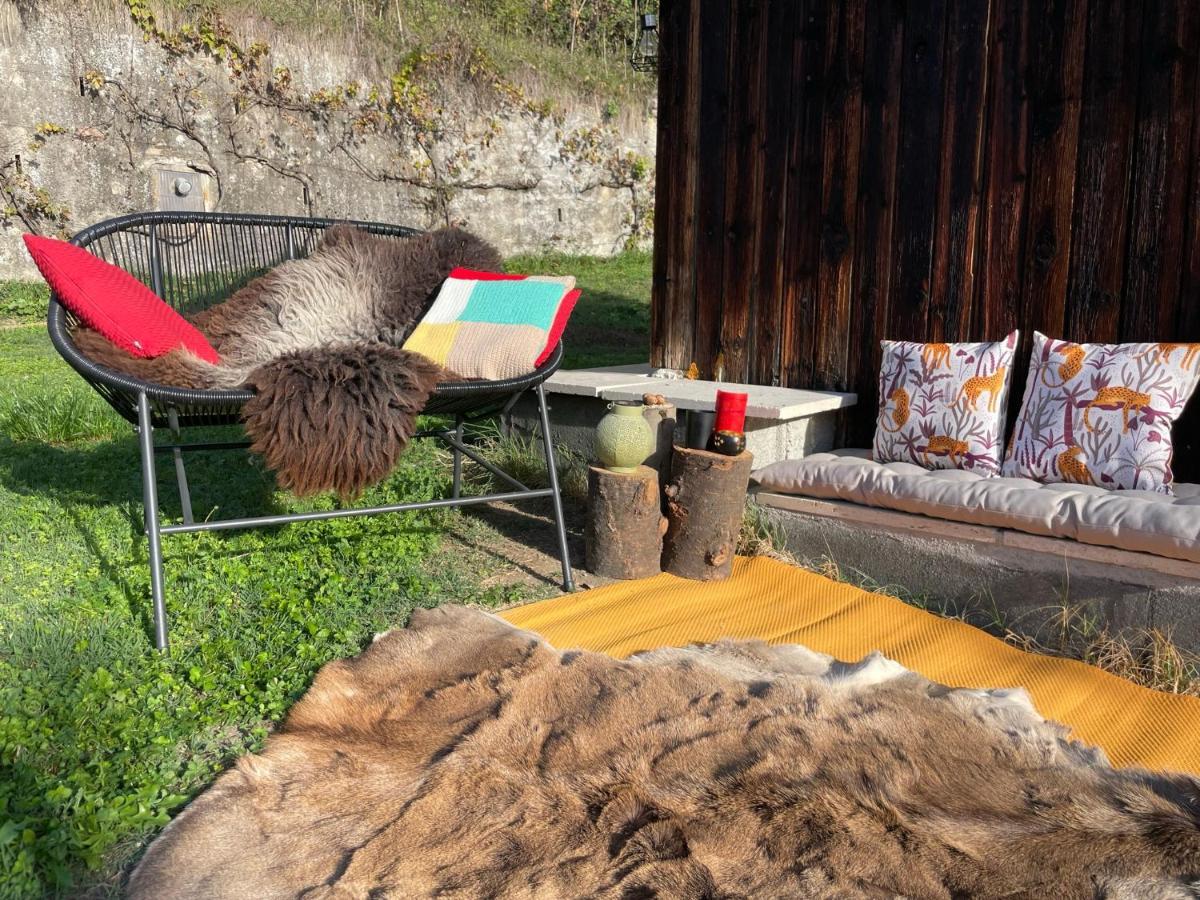 Jolie Cabane Avec Jacuzzi Pour Les Amoureux De La Nature Tullins Esterno foto